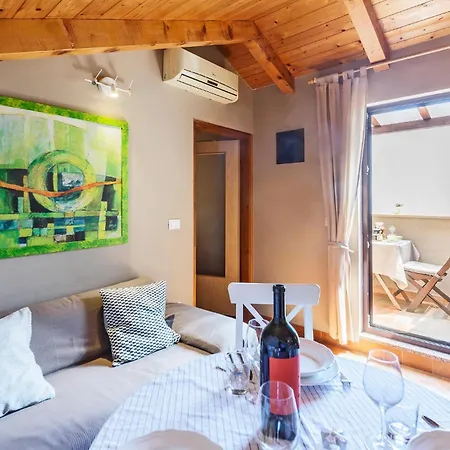 1 Bedroom Gorgeous In Novigrad Apartamento Novigrad Istria