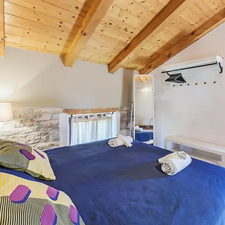 1 Bedroom Gorgeous In Novigrad *